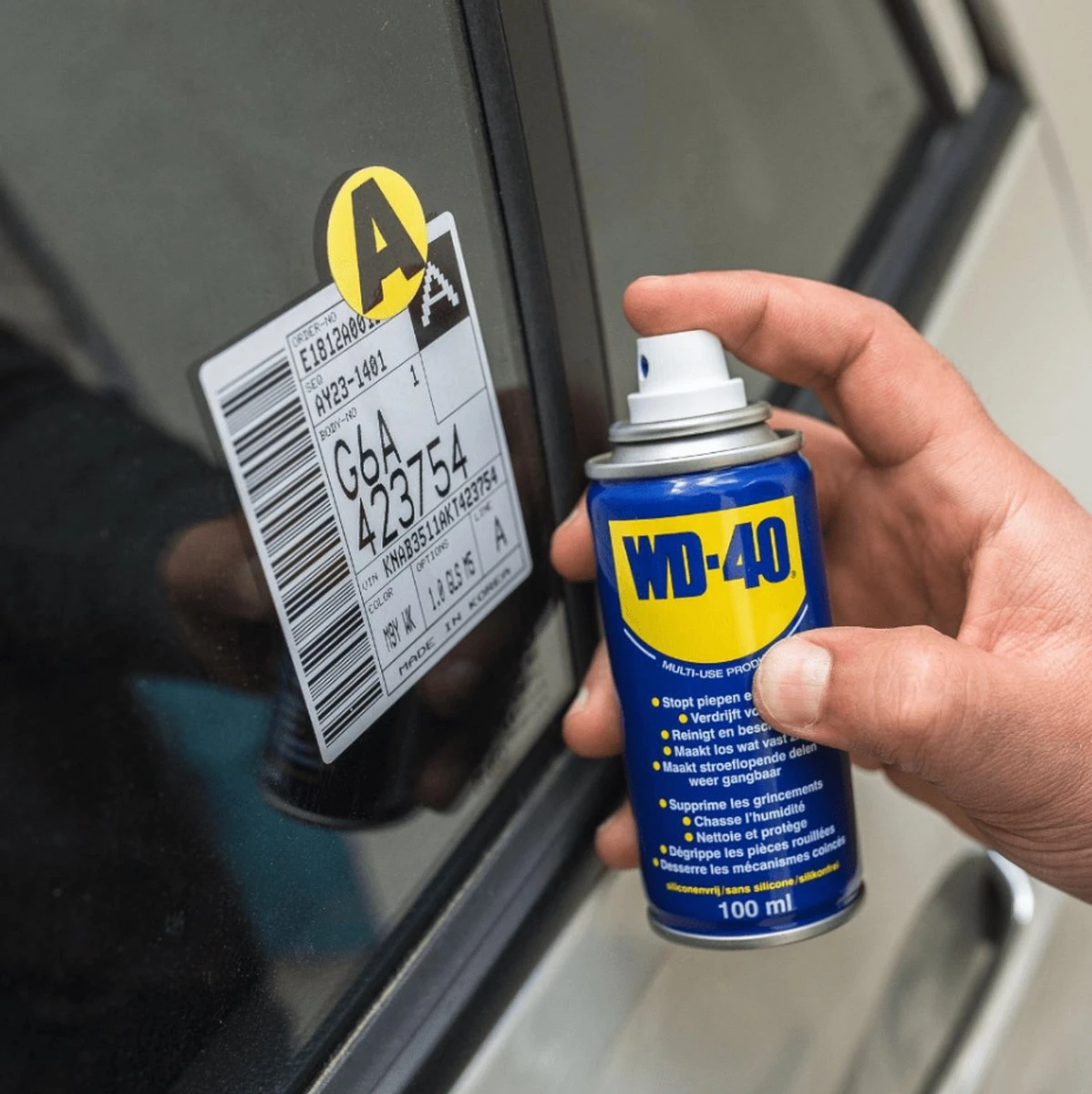 WD-40® Multi-Use Product Classic - 200ml - Multispray - Smeermiddel, Ontvetter En Anti-Corrosie 6 WD-40® Multi-Use Product Classic - 200ml - Multispray - Smeermiddel, Ontvetter En Anti-Corrosie - Afbeelding 4