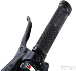 ESTARK® - Fietshandvatten - Lock-On - Handvatten - Universeel - Fiets – Mountainbike – Professioneel - Grips - Extra Grip – Fietshandvaten -Handvaten - Handig Te Monteren - Anti-slip – Fietsen – Stuur – Bikegrips – Lock-on Aanspanbaar - Zwart - LO-zw 29 ESTARK® - Fietshandvatten - Lock-On - Handvatten - Universeel - Fiets – Mountainbike – Professioneel - Grips - Extra Grip – Fietshandvaten -Handvaten - Handig Te Monteren - Anti-slip – Fietsen – Stuur – Bikegrips – Lock-on Aanspanbaar - Zwart - LO-zw -Volare Shop 1200x1118 1