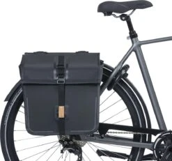 Basil Urban Dry Dubbele Fietstas - Zwart - 50 Liter 24 Basil Urban Dry Dubbele Fietstas - Zwart - 50 Liter -Volare Shop 1200x1120 1