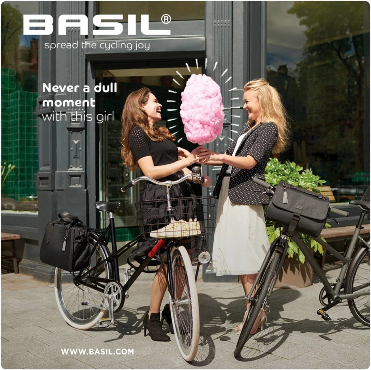 Basil Noir Stuurtas - Enkele Fietstas - Zwart - 17 Liter 12 Basil Noir Stuurtas - Enkele Fietstas - Zwart - 17 Liter - Afbeelding 10