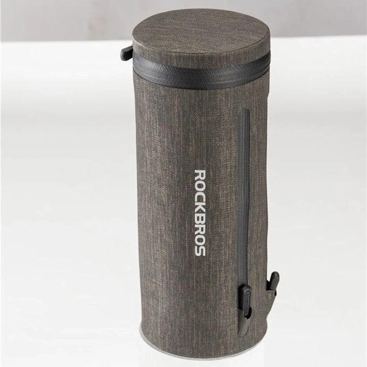 Merkloos Decopatent® PRO Stuurtas Fiets - Fietstas Stuur Frametas - Waterdicht - Racefiets - Koersfiets - MTB - Electrische Fiets - Ebike 10 Merkloos Decopatent® PRO Stuurtas Fiets - Fietstas Stuur Frametas - Waterdicht - Racefiets - Koersfiets - MTB - Electrische Fiets - Ebike - Afbeelding 8