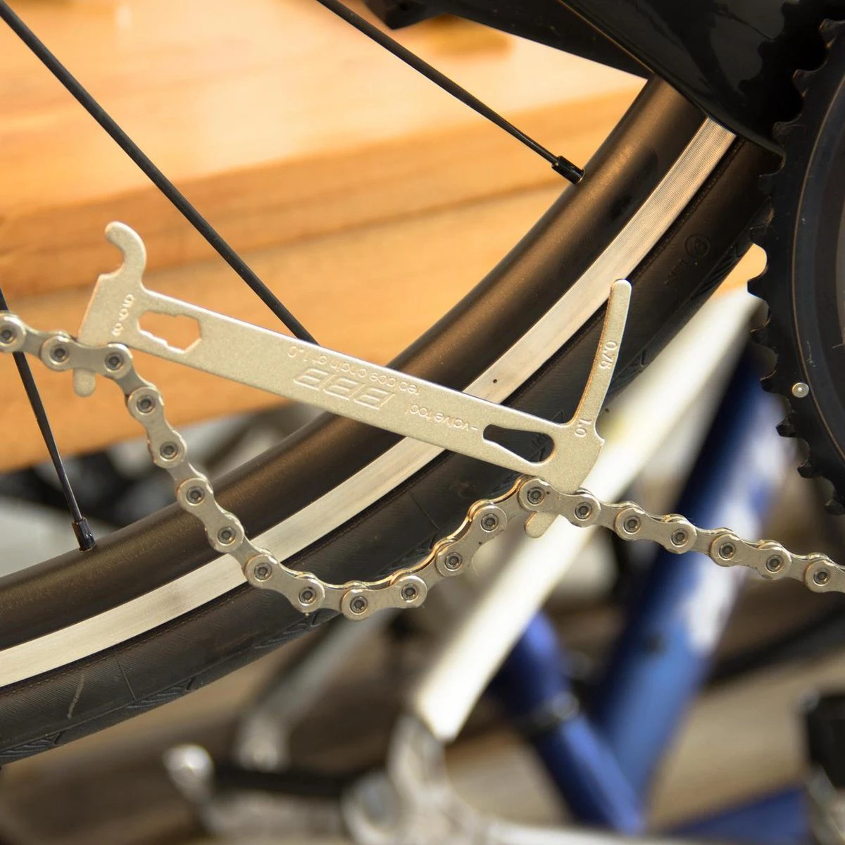 BBB Cycling Chainchecker - Multitool - Voor Slijtage Van Je Fietsketting - Met Geïntegreerde Kettinghaak - BTL-125 6 BBB Cycling Chainchecker - Multitool - Voor Slijtage Van Je Fietsketting - Met Geïntegreerde Kettinghaak - BTL-125 - Afbeelding 4