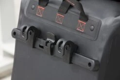 New Looxs Varo Single Enkele Fietstas - 100% Waterdicht - Afneembaar - 20 Liter - Zwart 17 New Looxs Varo Single Enkele Fietstas - 100% Waterdicht - Afneembaar - 20 Liter - Zwart -Volare Shop 1200x800 20