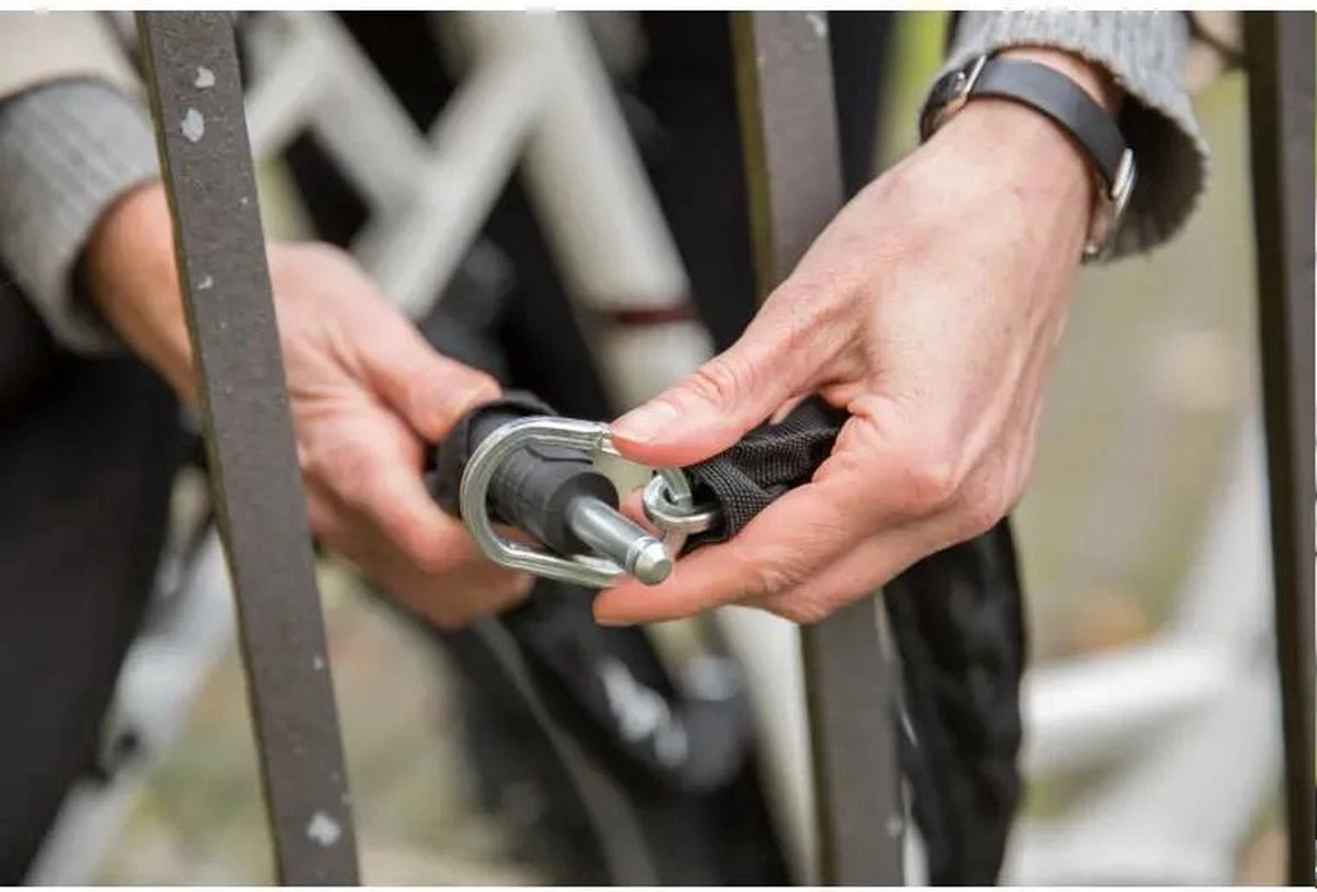 AXA Solid Plus Fietsslot- ART2 - Inclusief 140cm Insteekketting – Ringslot - Zwart 8 AXA Solid Plus Fietsslot- ART2 - Inclusief 140cm Insteekketting – Ringslot - Zwart - Afbeelding 6
