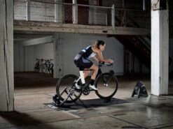 Wahoo Fitness Fiestraineraccessoire Wahoo KICKR HEADWIND - Zwart -Volare Shop 1200x899 11