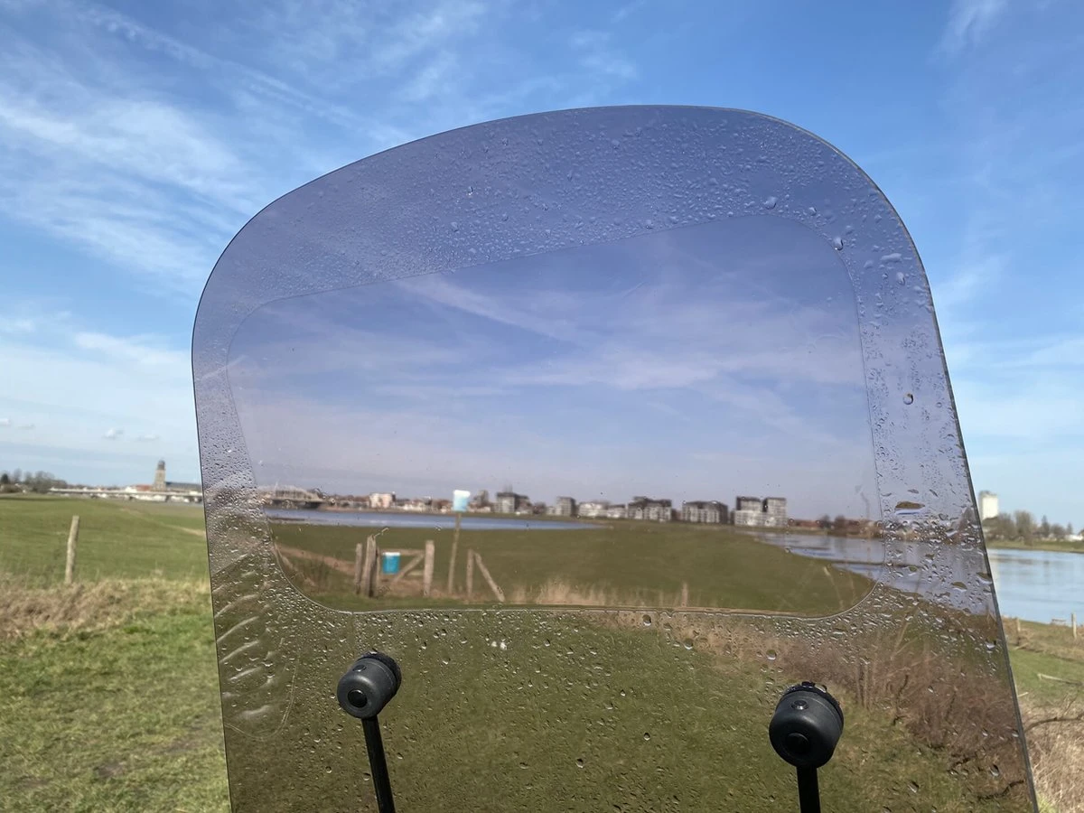 Waterafstotende Sticker Windscherm-Anti Regen Folie-Scooter-Nano Spray-Vespa Sprint-Zip-Sym-Universeel 4 Waterafstotende Sticker Windscherm-Anti Regen Folie-Scooter-Nano Spray-Vespa Sprint-Zip-Sym-Universeel - Afbeelding 2