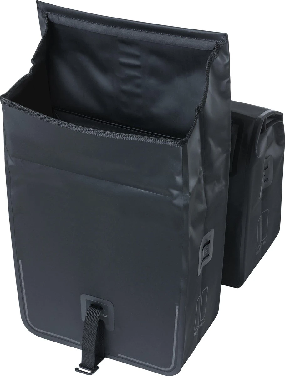 Basil Urban Dry Dubbele Fietstas - Zwart - 50 Liter 10 Basil Urban Dry Dubbele Fietstas - Zwart - 50 Liter - Afbeelding 8